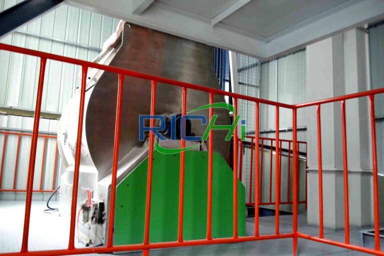 2503000KG Popular High Quality Feed Mixer Machine For Sale