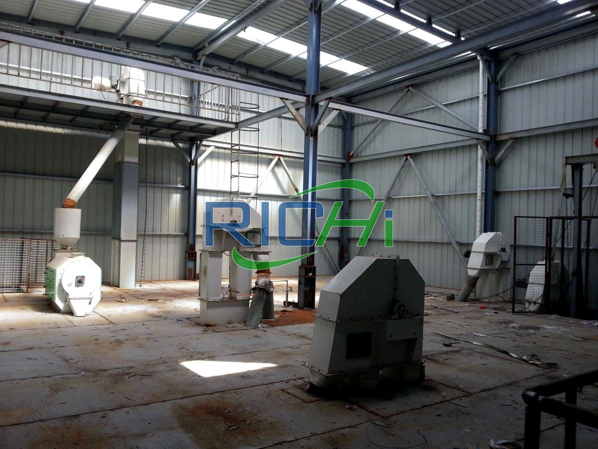 bucket elevator conveyor for poultry feed mill