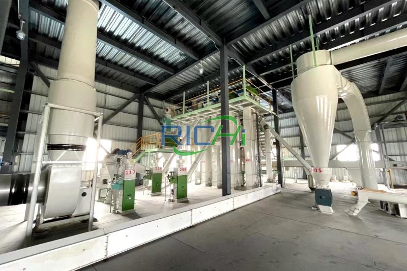 How to choose broiler feed making machine