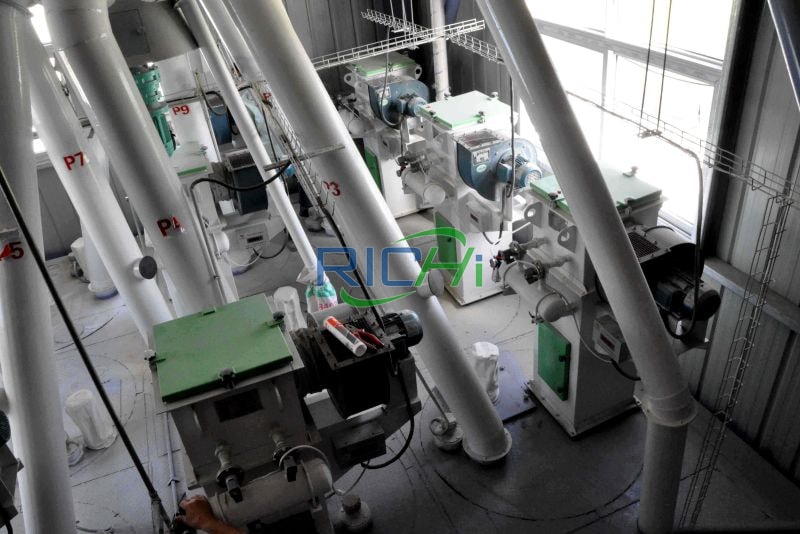 3-4MT small chicken animal livestock feed production line in Africa