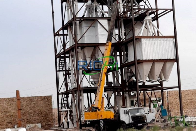 5T/H poultry feed line In Peru