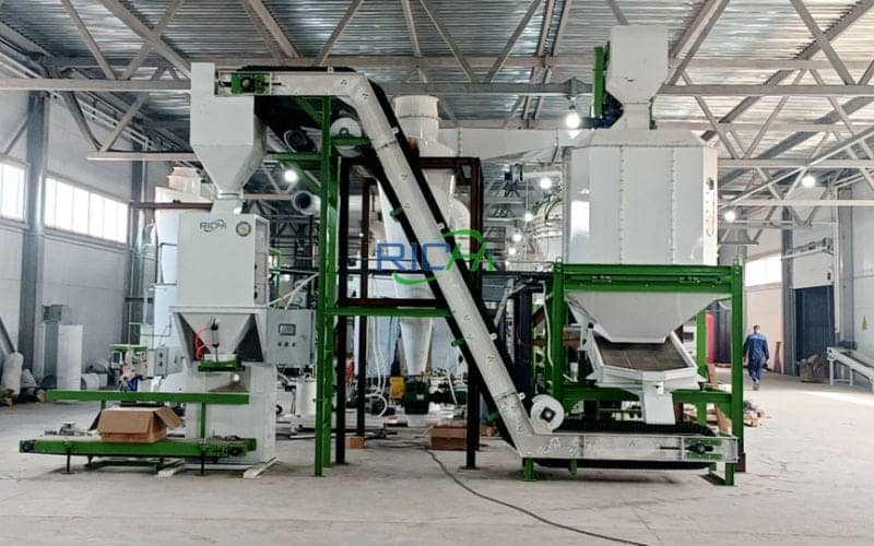 bentonite cat litter granulator machine in Thailand