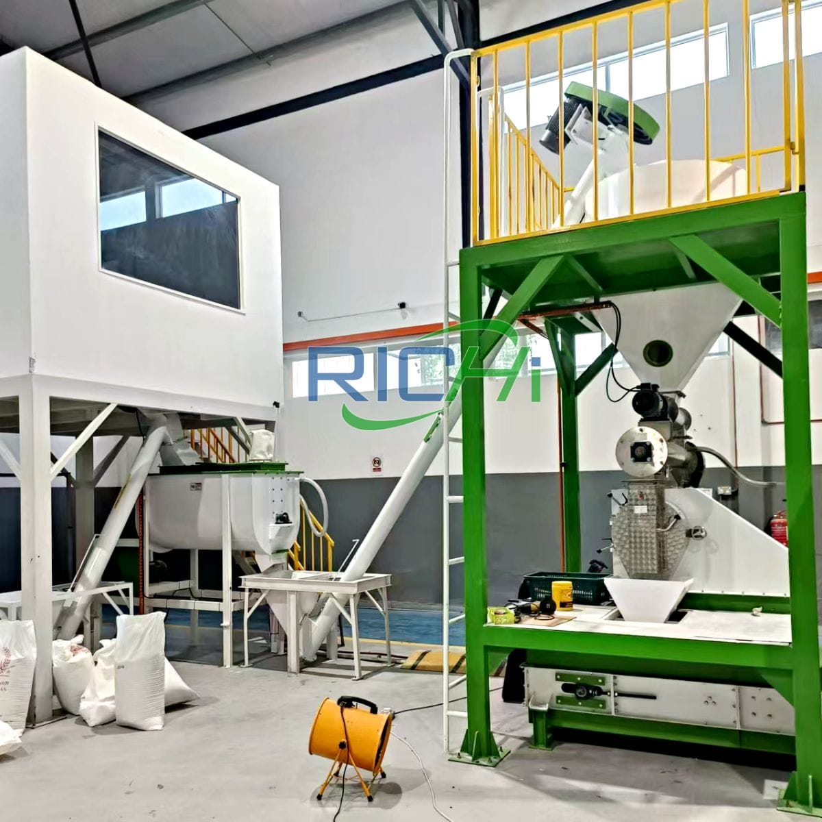 2-3 tons cat litter production line in france