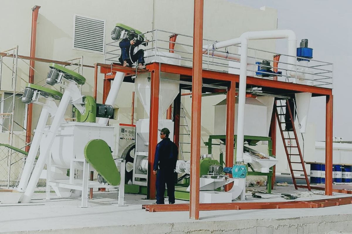 1 ton small fish feed plant in Qatar