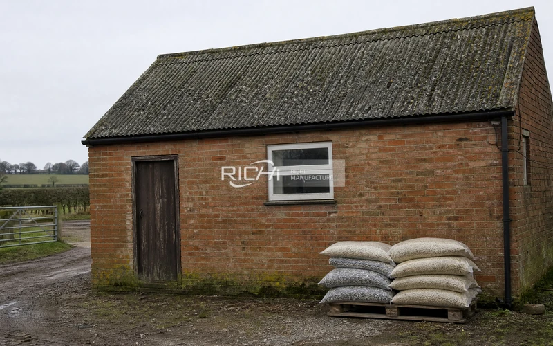 0.2-0.4T/H Bird Food Factory in UK 